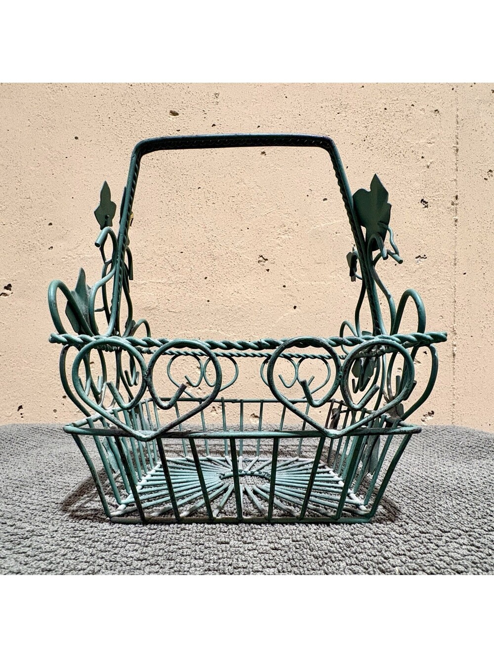 Vintage Green Wire Basket Metal Ivy Leaves